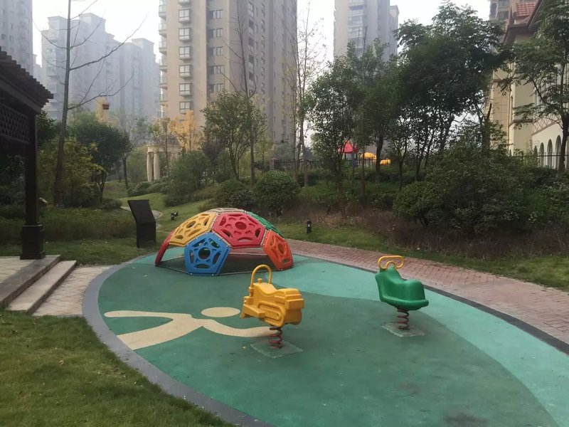 儿童摇摇乐