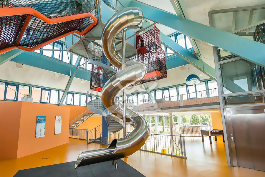 英奇利户外游乐园玻璃钢滑梯不锈钢滑梯厂家定制制作YQL-D09601全封闭不锈钢螺旋滑梯.jpg