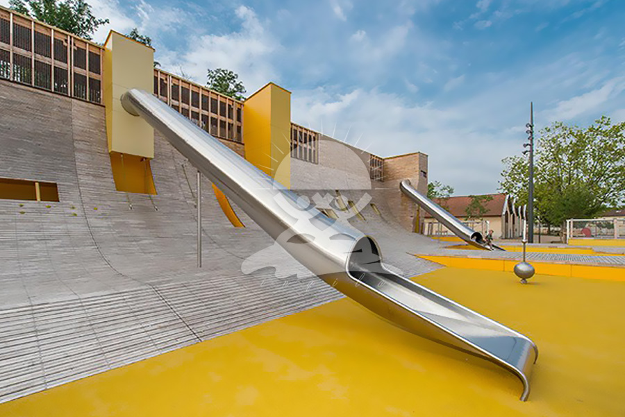 英奇利户外游乐园玻璃钢滑梯不锈钢滑梯厂家定制制作YQL-D09604不锈钢直滑梯.jpg