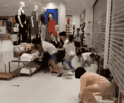 优衣库T恤463e510.gif