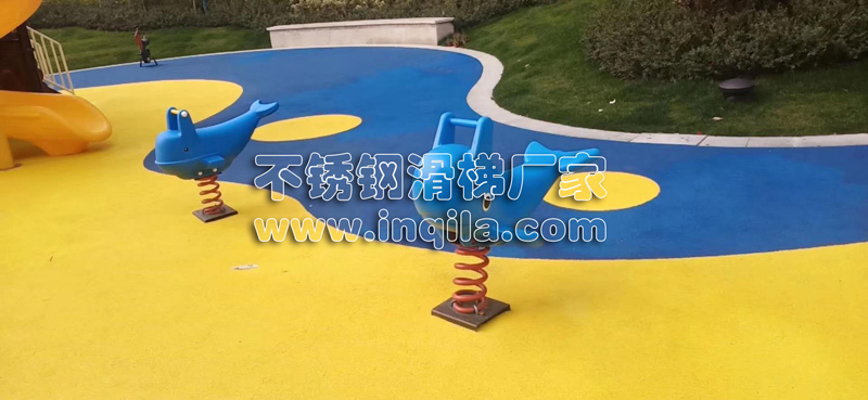 小区户外无动力海盗船滑梯户外健身器材场地定制案例-江苏南通·香槟国际7.jpg