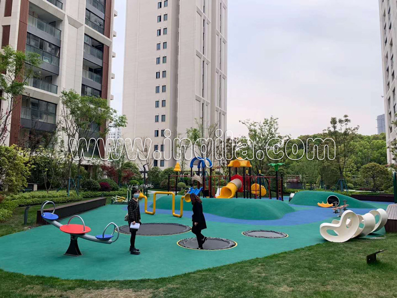 上海闵行海上铭著小区无动力不锈钢滑梯钻洞攀爬组合整体场地定做案例
