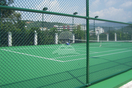 提供pe包塑围网价格查询公路园林体育场球场围网厂家YQL-D25801